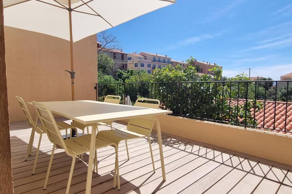 Appartement Au Centre Du Village การ์แฌส ภายนอก รูปภาพ